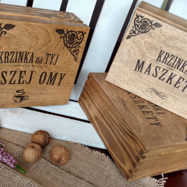 Drewniana skrzynka „KRZINKA NA MASZKETY” – oryginalny prezent ze Śląska - Na słodycze i nie tylko - obrazek 5