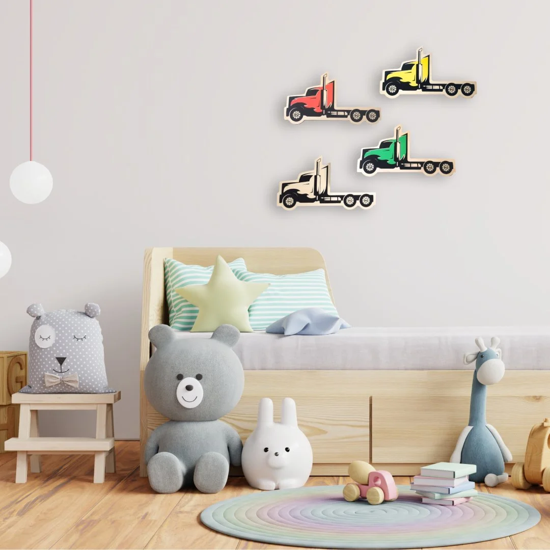 Naklejki ścienne z ciężarówkami w pokoju dziecięcym